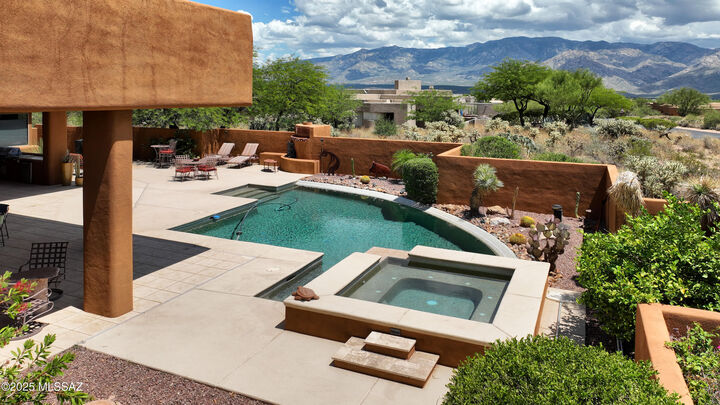 622 W Silhouette Ridge Place  Oro Valley AZ 85755 photo
