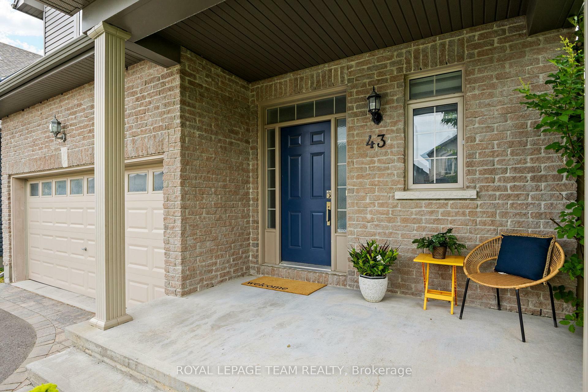 Photo de la propriété:  43 Hibiscus Way  ON K2J 6A5 