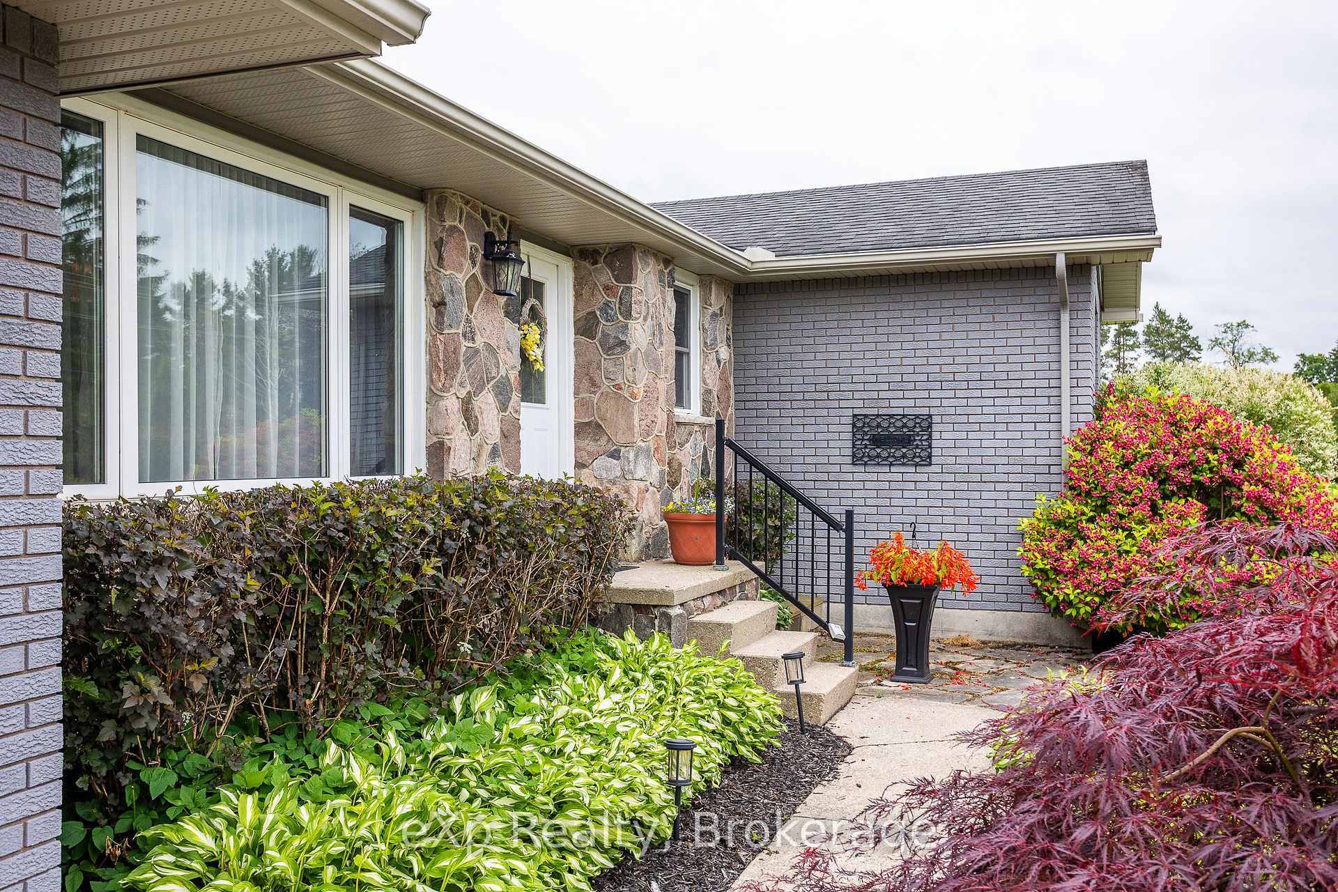 Property Photo: 389 Park Street ON N4K 6V5