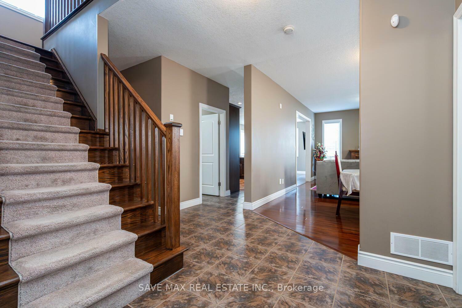 Property Photo: 315 Thornhill Place ON N2T 0A9
