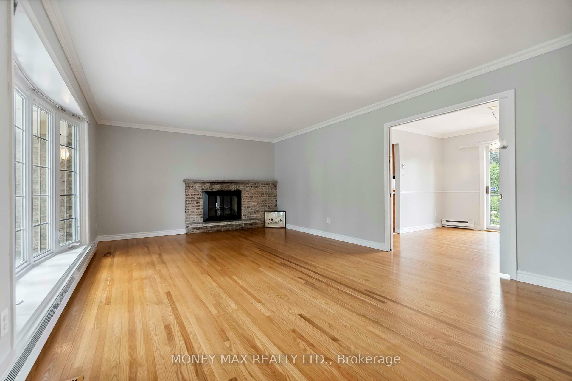 Photo de la propriété:  11 Jerrilynn Crescent  ON K2J 1H3 