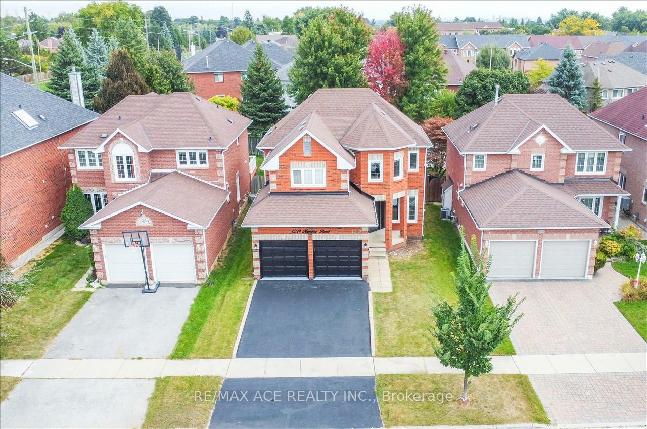 Property Photo:  