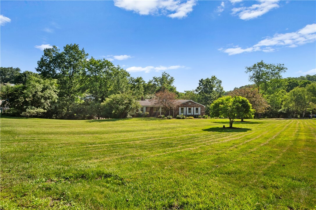 Property Photo:  1222 Lakevue Dr  PA 16002 
