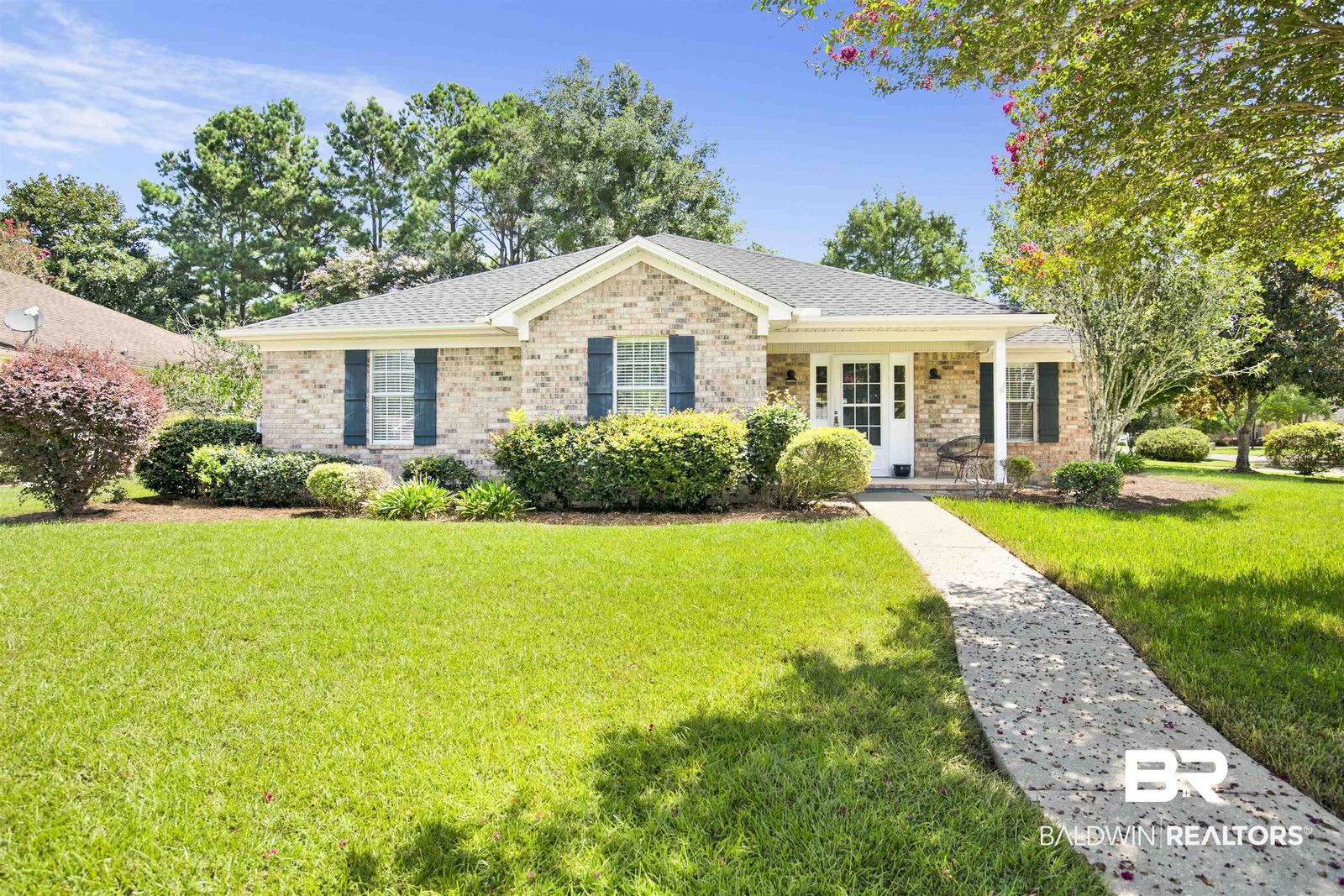 Property Photo: 2 Sumac Circle AL 36532