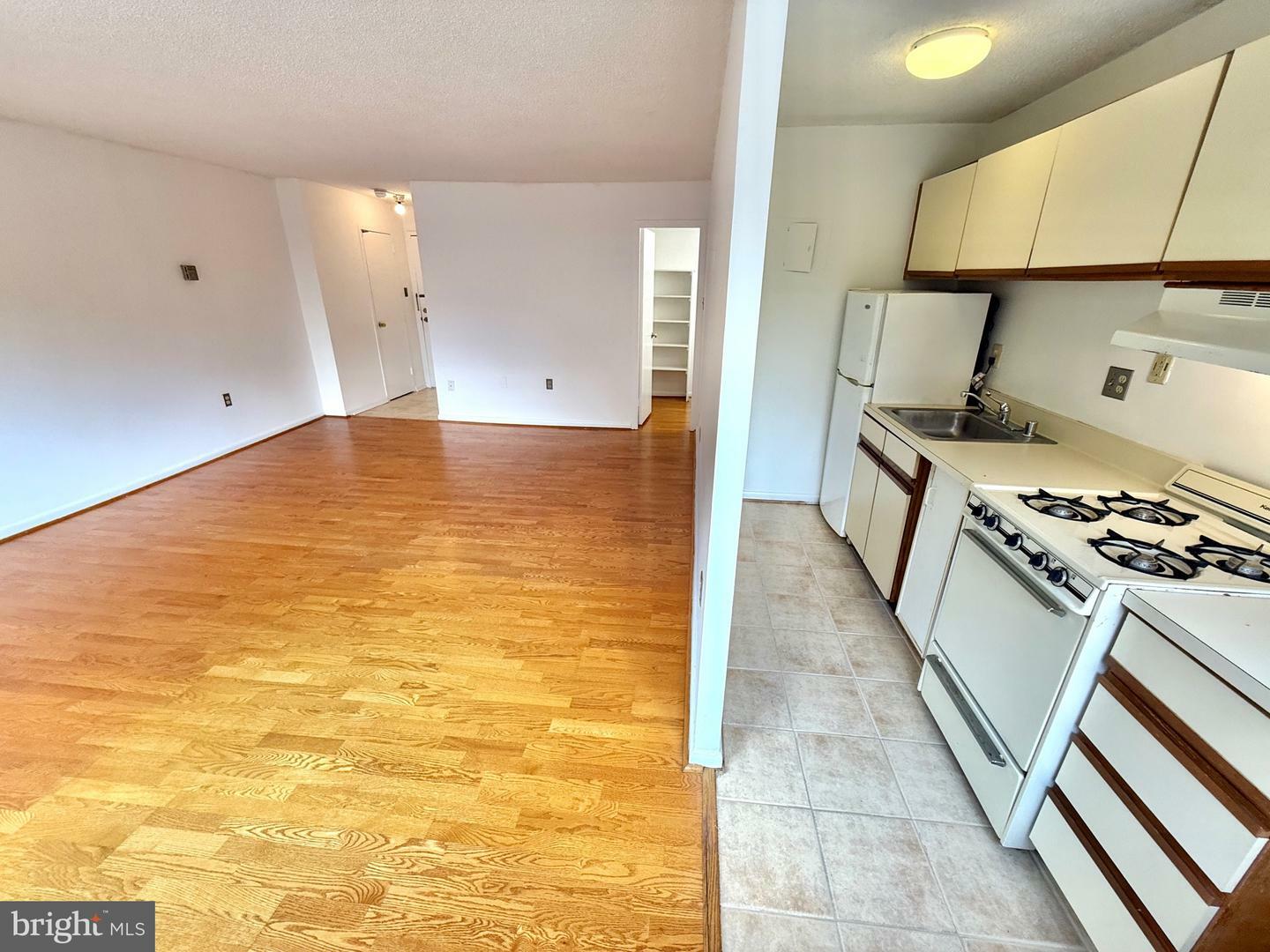 Property Photo: 2500 N Van Dorn Street 318 VA 22302