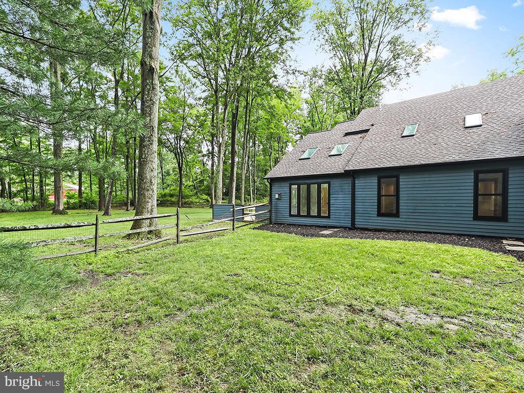 Property Photo: 476 N Shady Retreat Road PA 18901