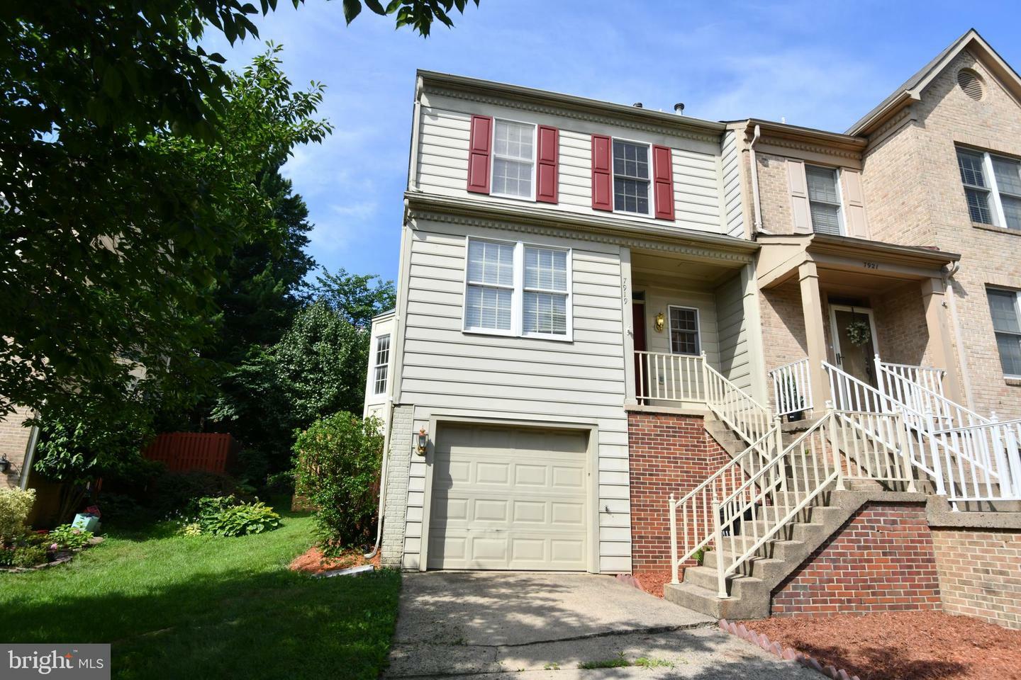 Property Photo:  7919 Blue Gray Circle  VA 20109 