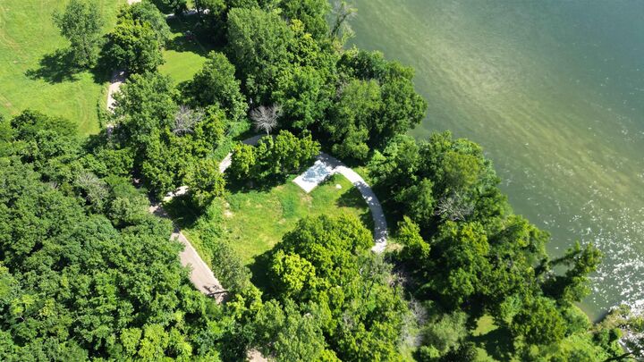 Property Photo: 1566 Riverview Drive AR 72658