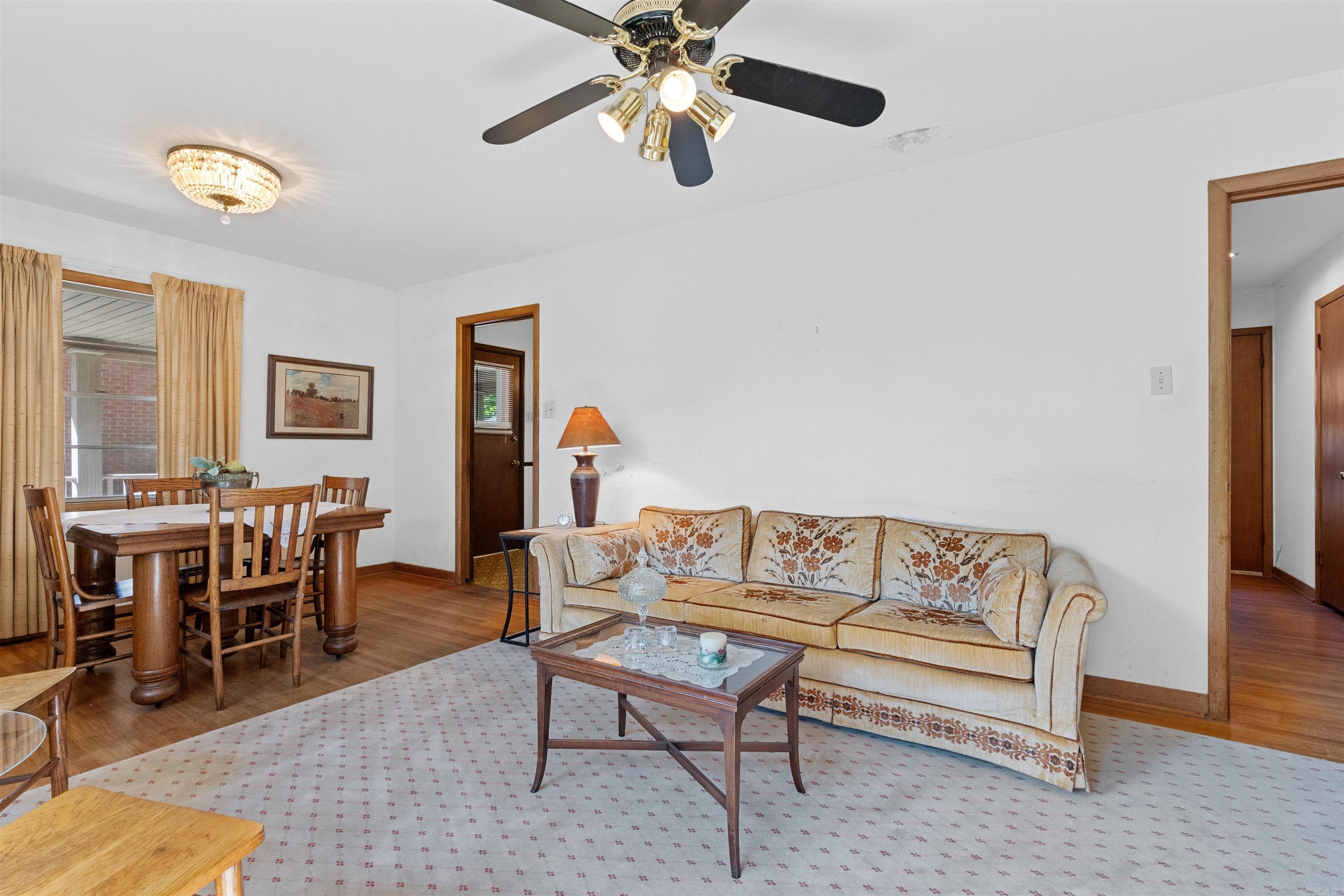 Property Photo: 901 E H Avenue AR 72116-8223