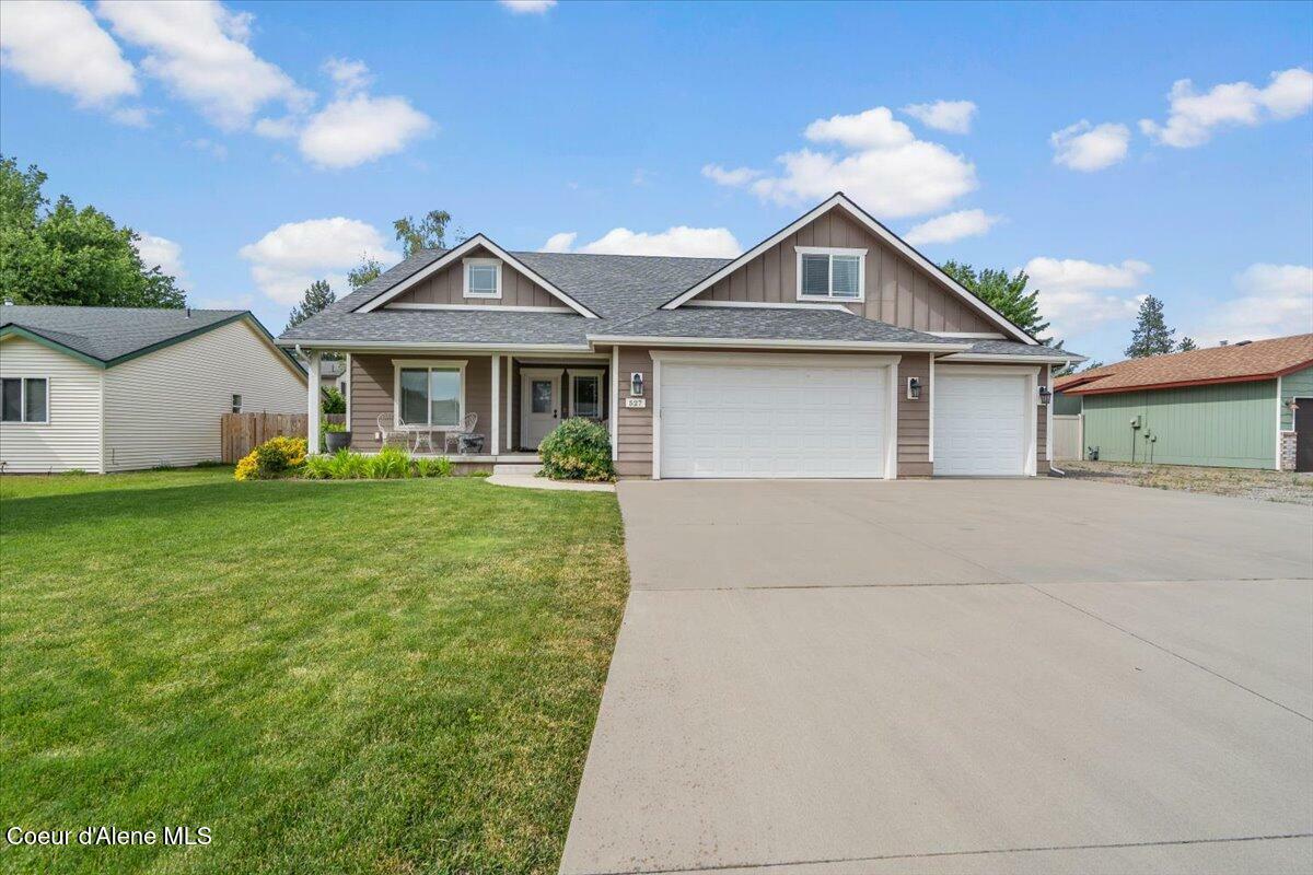 Property Photo:  527 E Dana Ct  ID 83835 