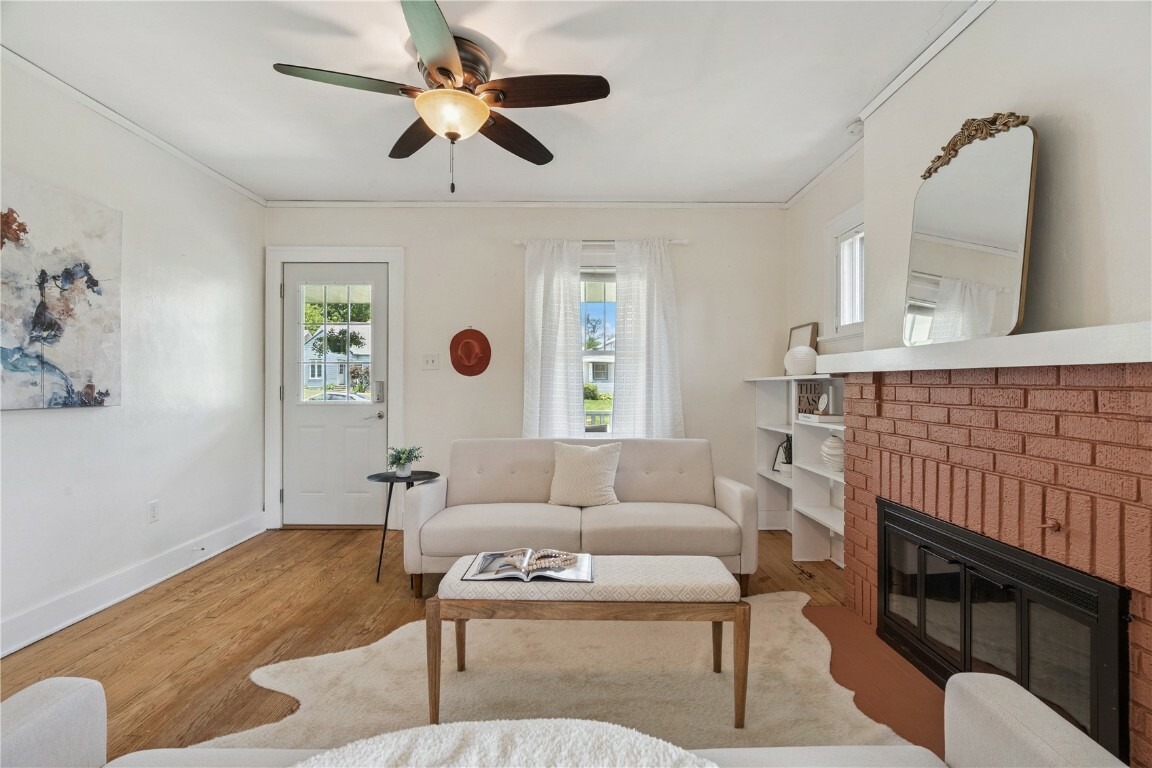 Property Photo:  2066 Linn Blvd SE  IA 52403 