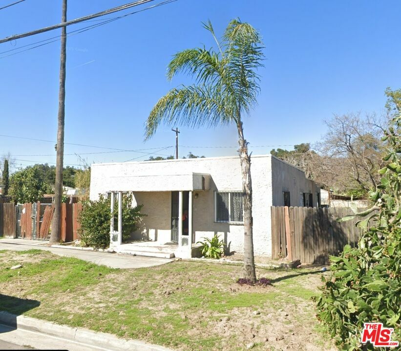 Property Photo:  1364 W 15th St  CA 92411 