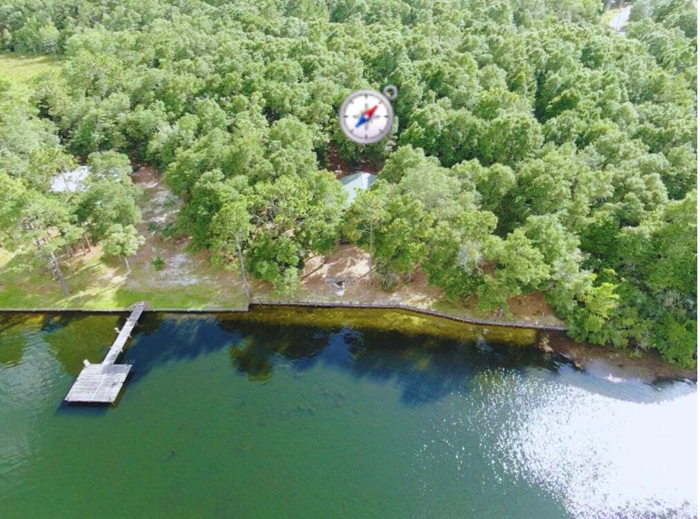 Property Photo: 335 Franck Drive FL 32433