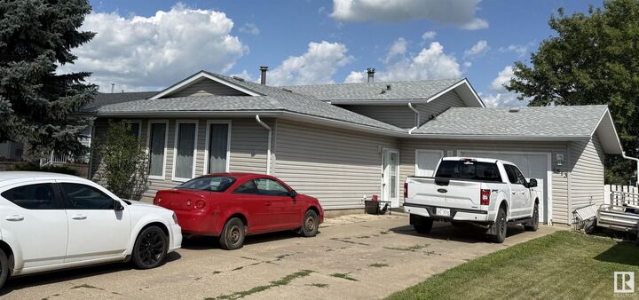 Property Photo:  5813 49 Street  AB T9C 1H1 