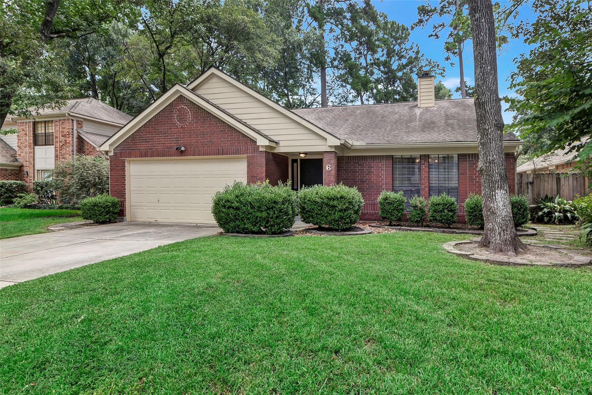 Property Photo: 6 Green Slope Place TX 77381