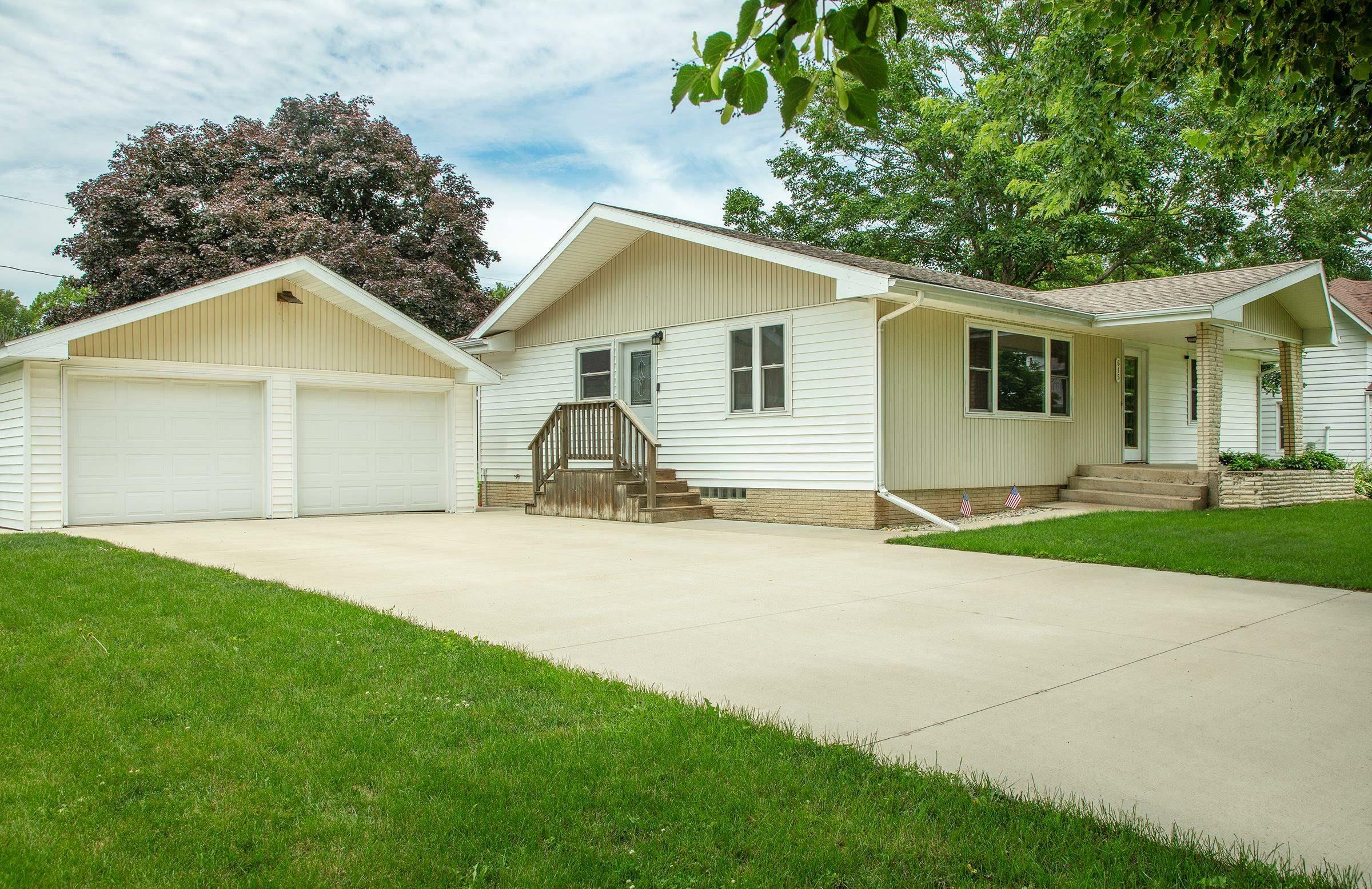 615 Pine St  Allison IA 50602 photo