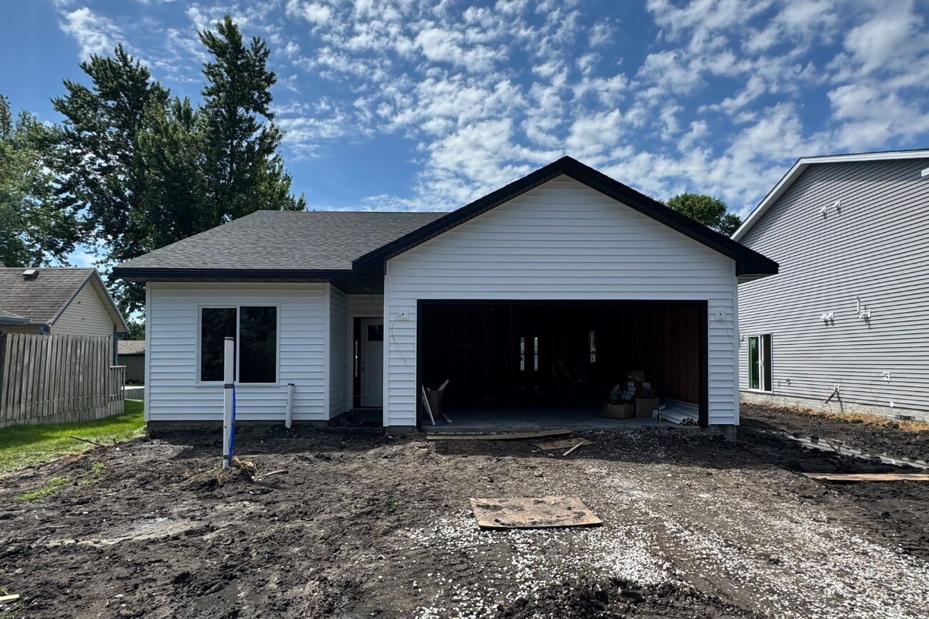 Property Photo: 104 3rd Avenue IA 50244