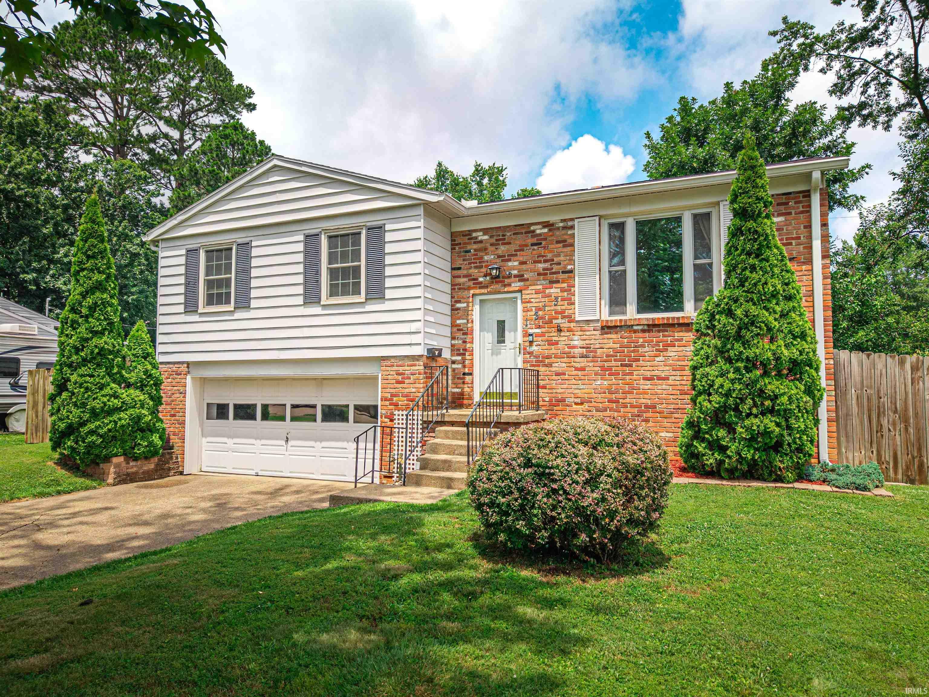Property Photo:  1313 Woodbine Lane  IN 47710 