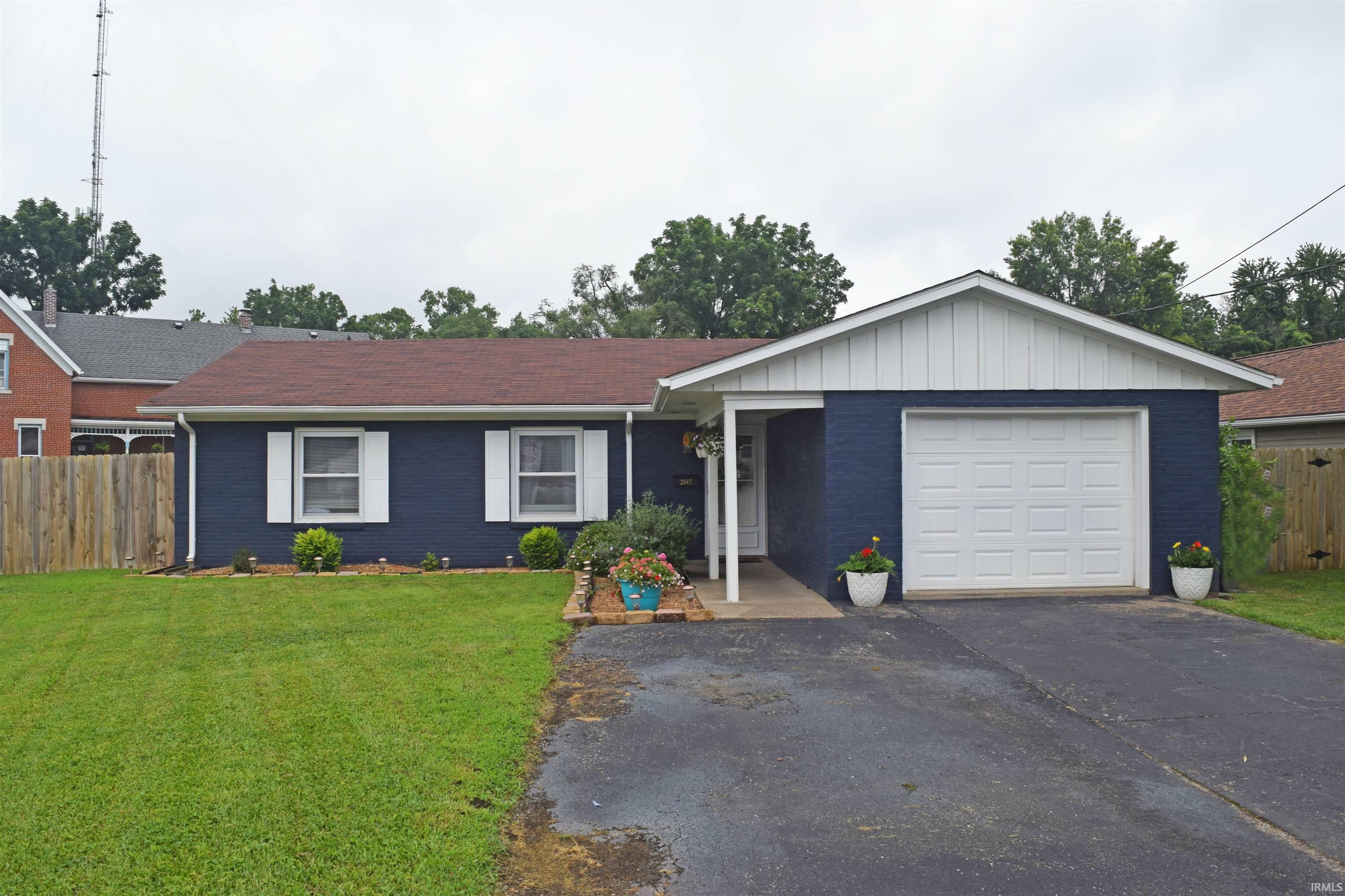 2947 Schoenfeld Avenue  Evansville IN 47720 photo