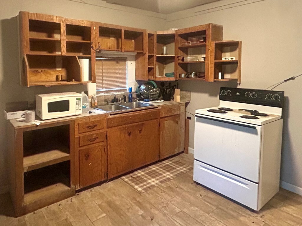 Property Photo:  297 Peacock Path  TX 75862 