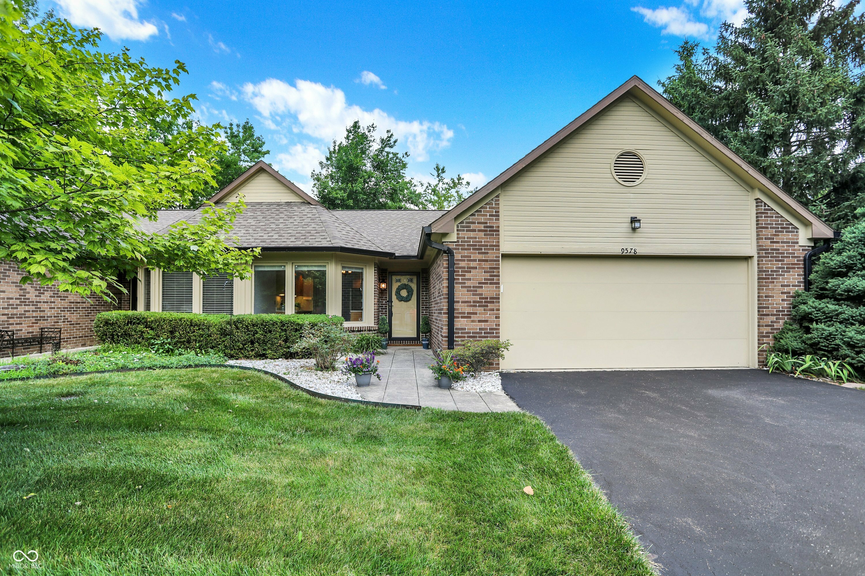 9578 Cadbury Circle  Indianapolis IN 46260 photo