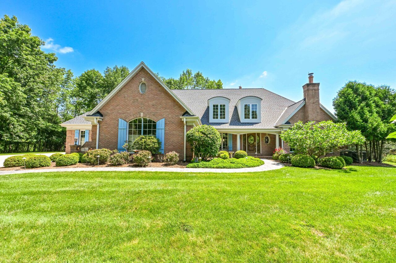 Property Photo: 11920 N Wilderness Ct WI 53092