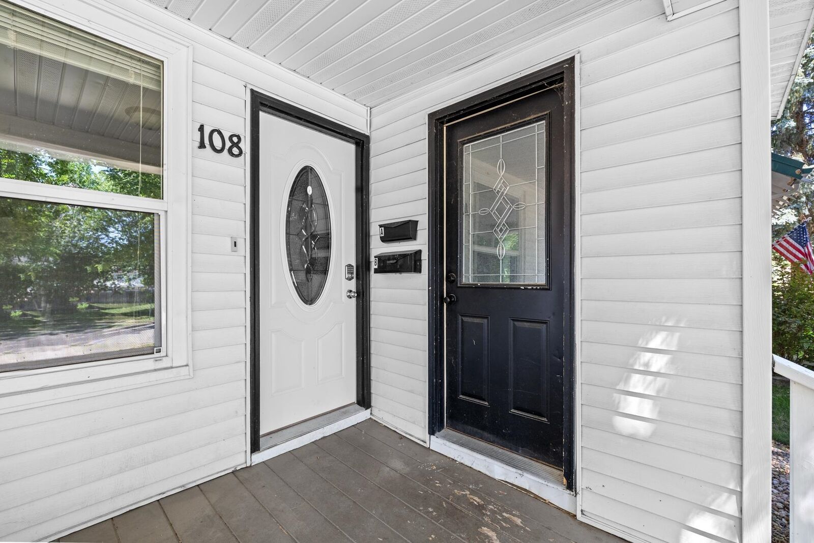 Property Photo:  108 SE 9th St  ND 58701 