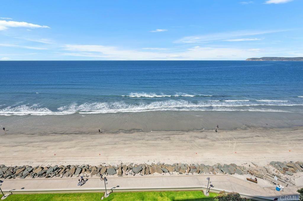 Property Photo: 1760 Avenida Del Mundo 805 CA 92118