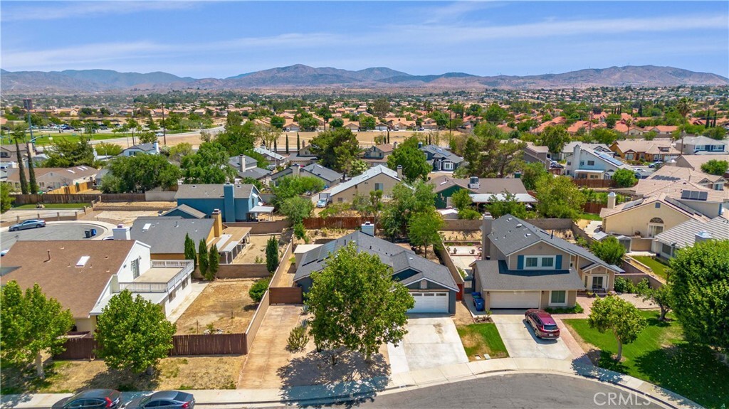 Property Photo: 3624 Comet Court CA 93550