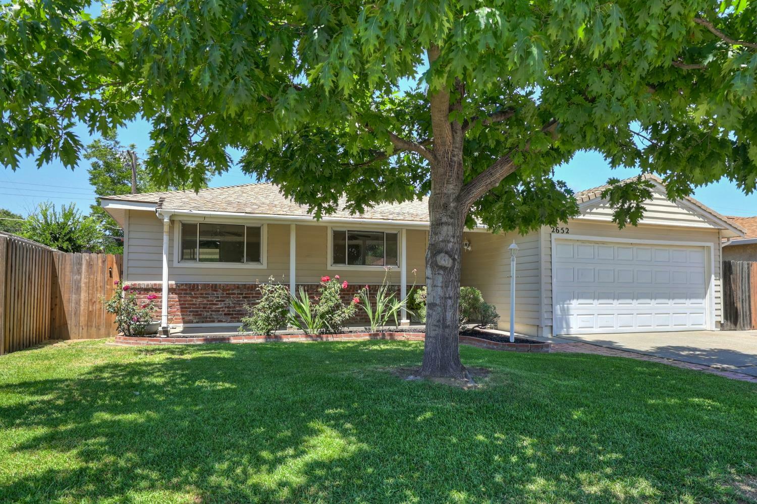Property Photo: 2652 Fernandez Drive CA 95822