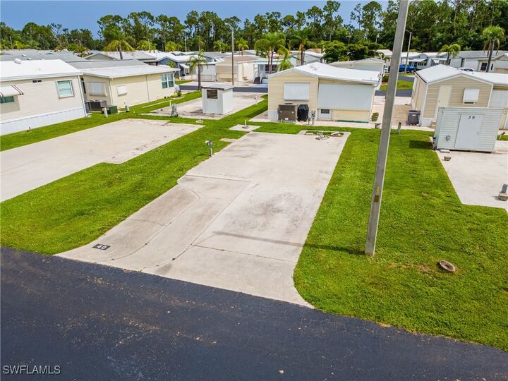 Property Photo:  40 La Fonda Lane  FL 33903 