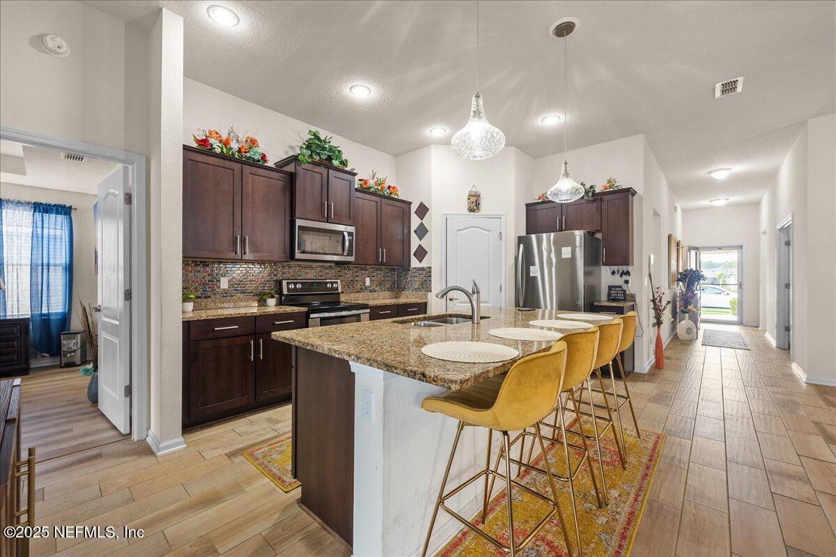 Property Photo: 3657 Vanden Court FL 32222