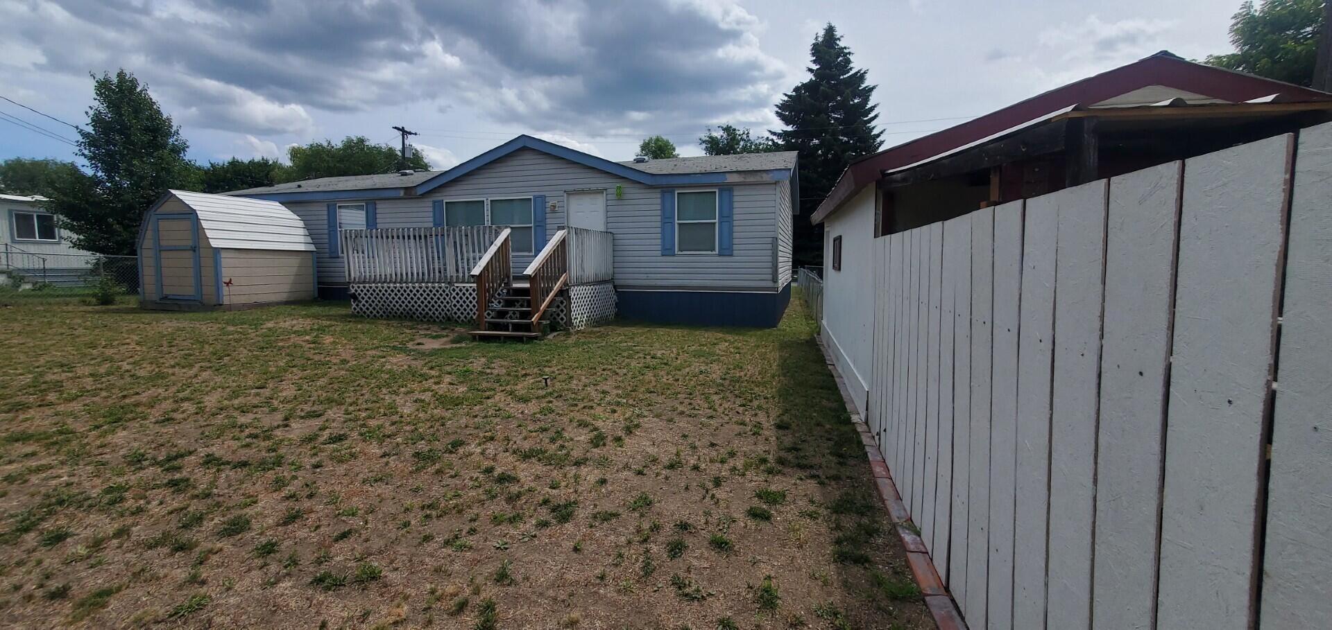 Property Photo: 890 S Ivy #3 St WA 99141