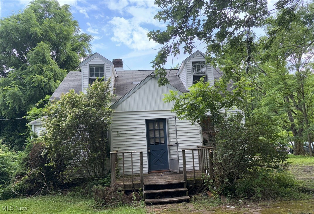 Property Photo: 26014 Pettibone Road OH 44146