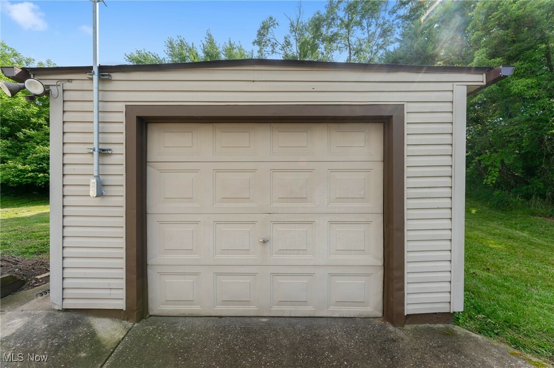 Property Photo: 160 State Street OH 44471