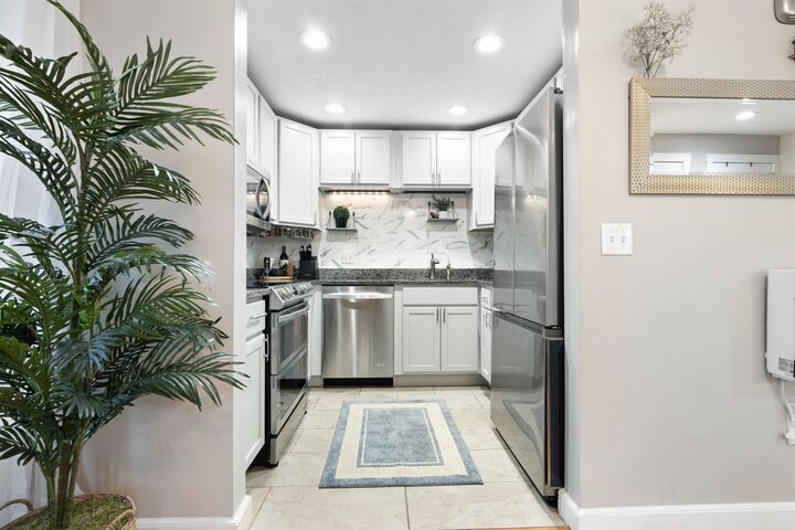 Property Photo:  65 Victoria Street  NH 03104-1970 