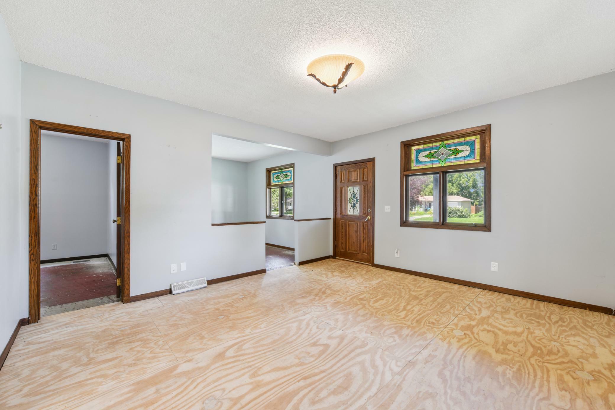 Property Photo: 306 6th Avenue W MN 55379