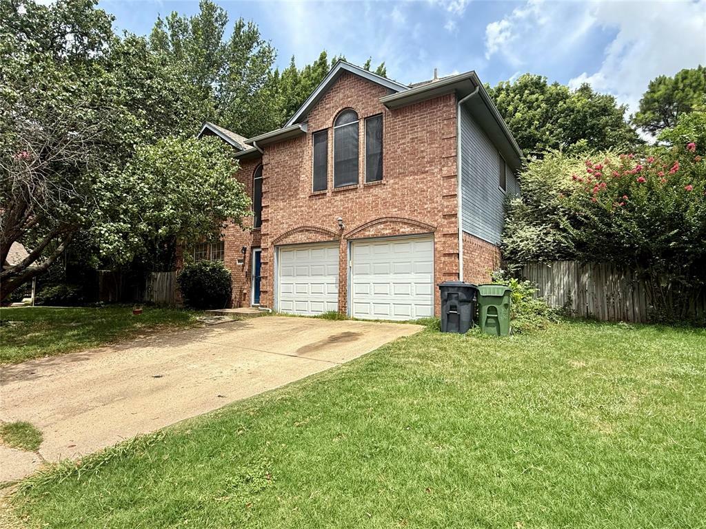 Property Photo: 2419 Green Willow Court TX 76001
