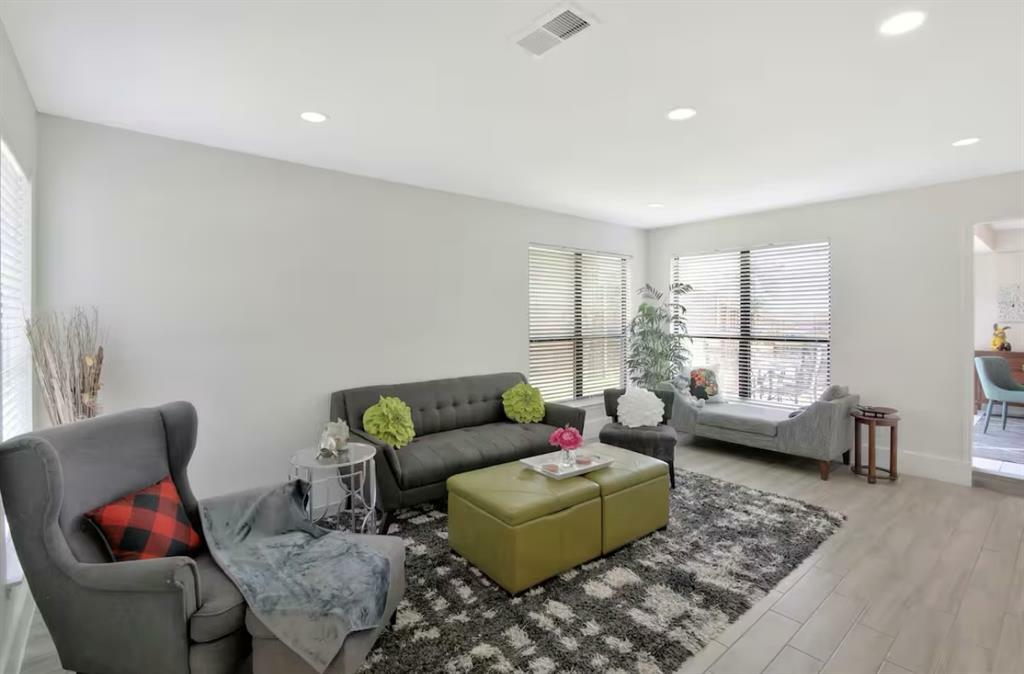 Property Photo: 2902 Hunters Point Lane TX 75007
