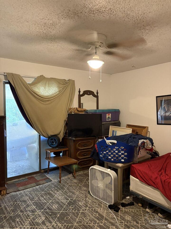 Property Photo: 3405 Green Briar Cir FL 32563