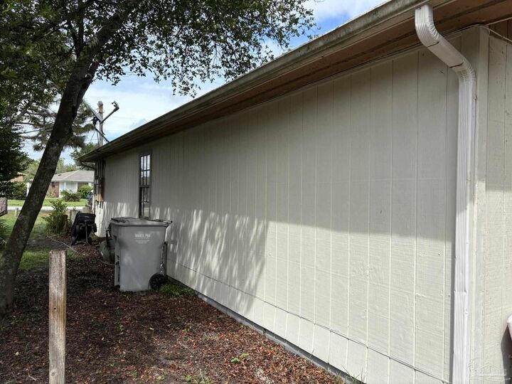 Property Photo: 3405 Green Briar Cir FL 32563