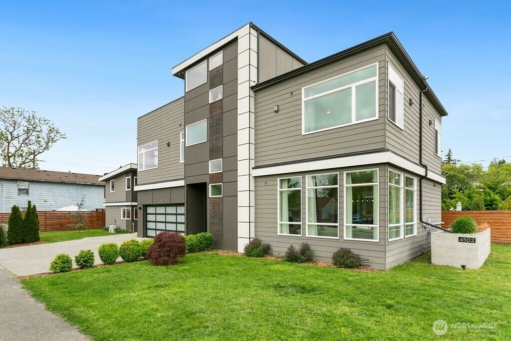 4502  41st Avenue S  Seattle WA 98118 photo