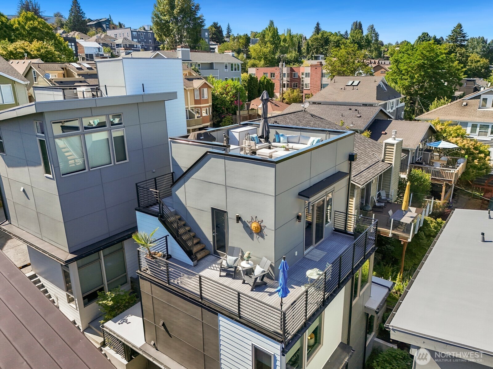 Property Photo:  1823  26th Ave B  WA 98122 