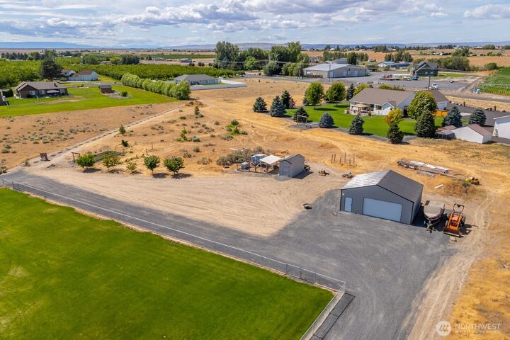 Property Photo: 5140 Road 6.9 NE WA 98837