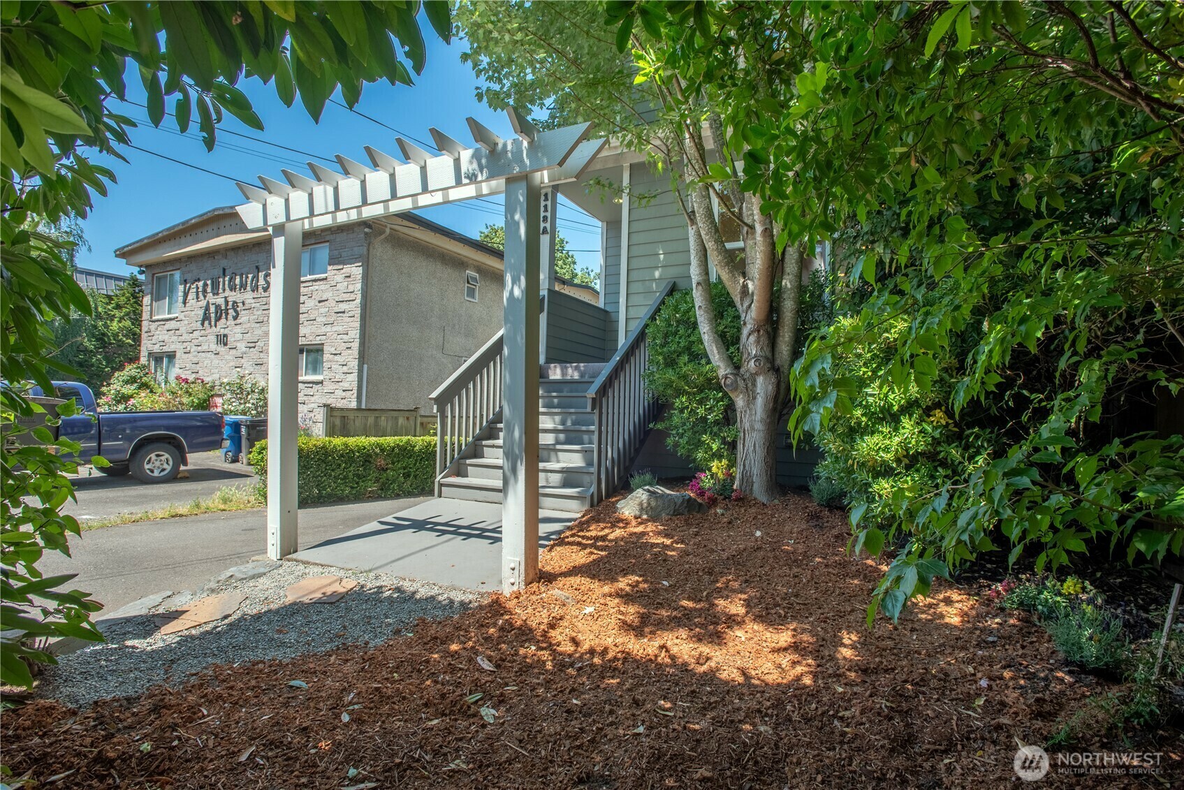 Property Photo:  118 N 104th Street A  WA 98133 