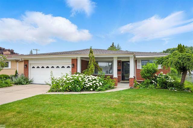 Property Photo:  4947 Alger Street  MI 48092 