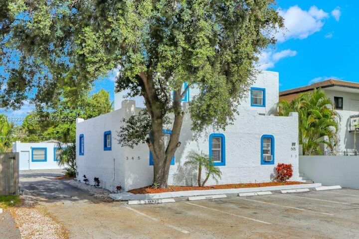 Property Photo:  505 SE 20th St  FL 33316 