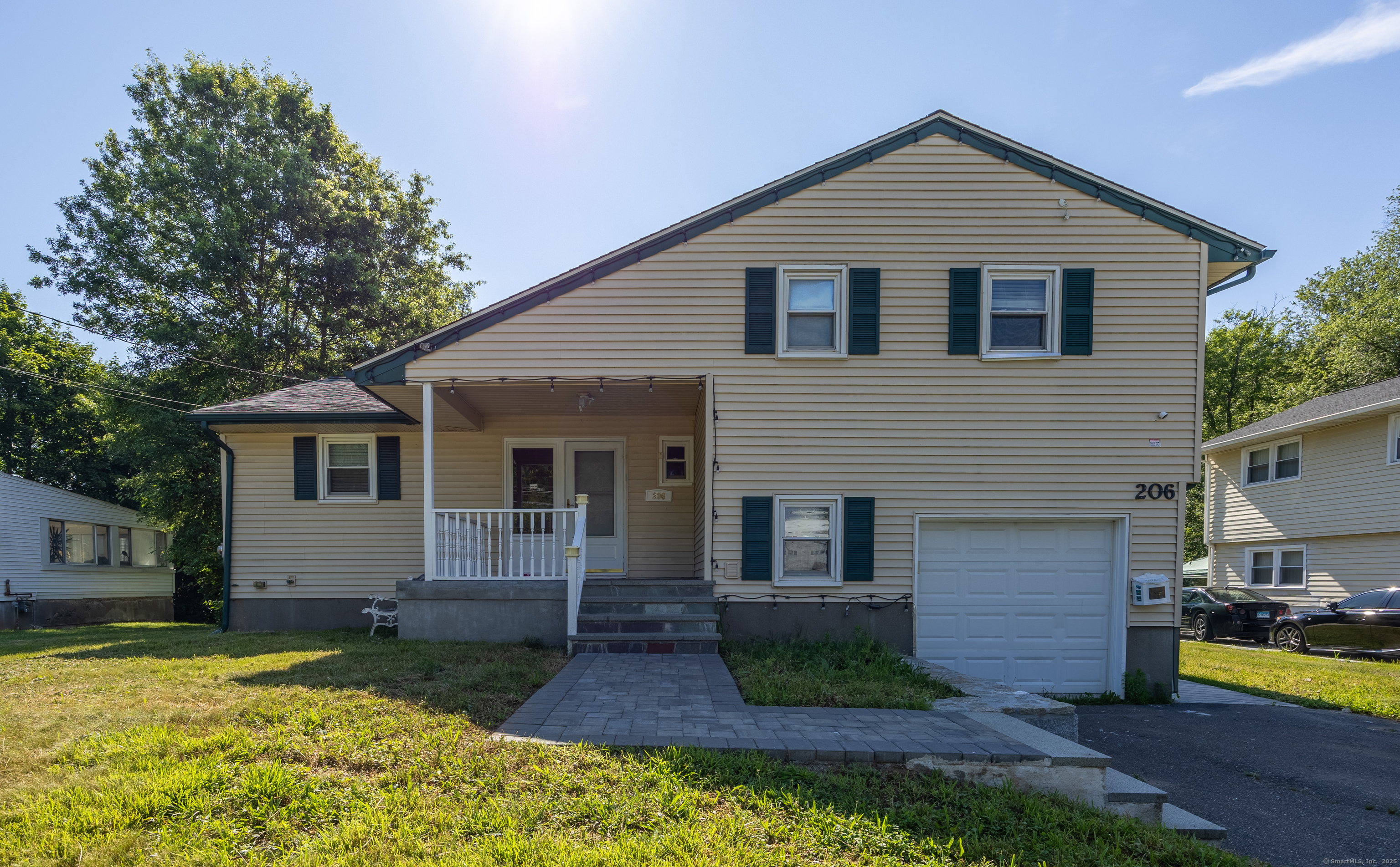 Property Photo: 206 Mohegan Drive CT 06117