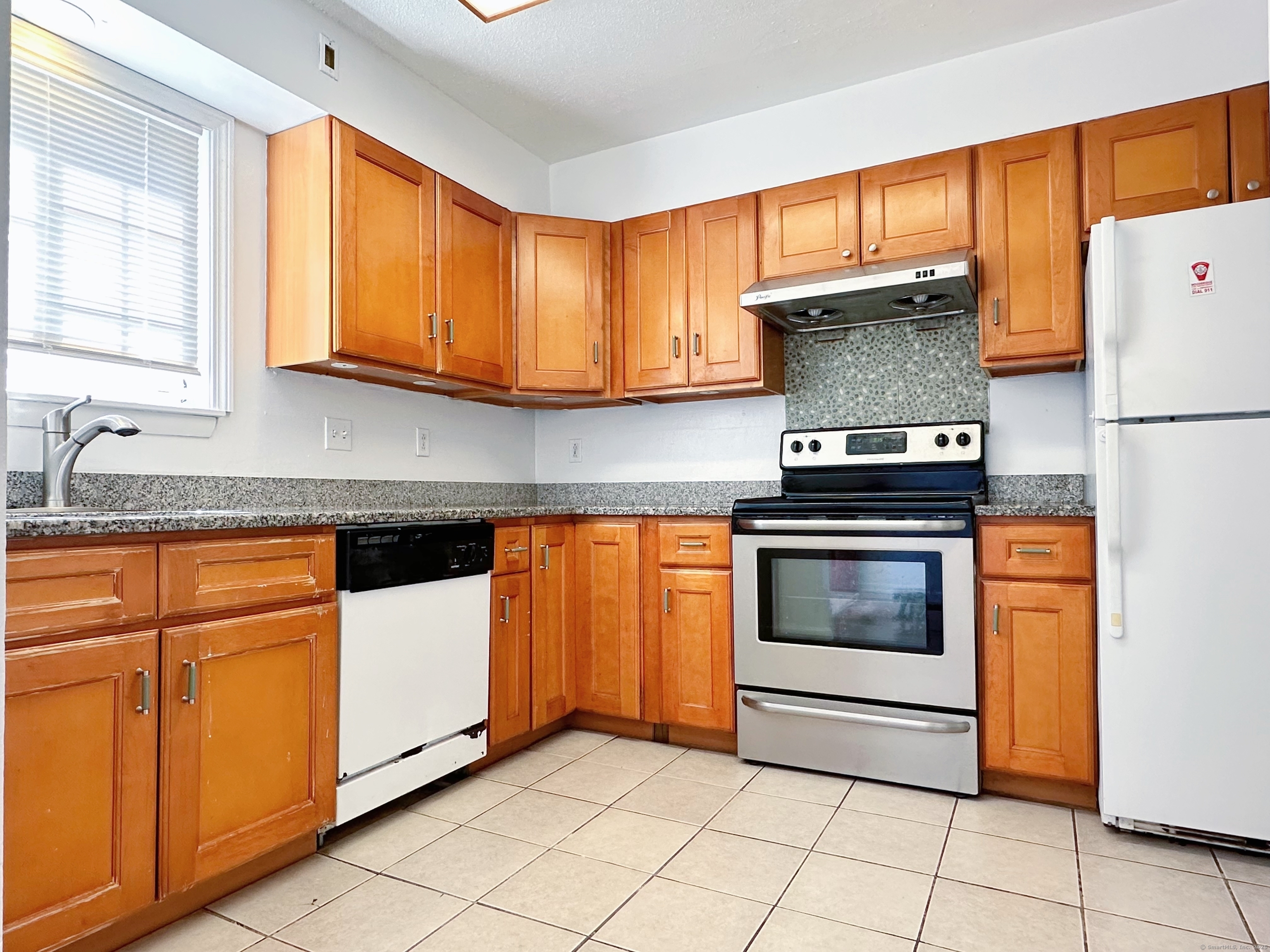 Property Photo: 1679 Litchfield Turnpike Apt A CT 06525