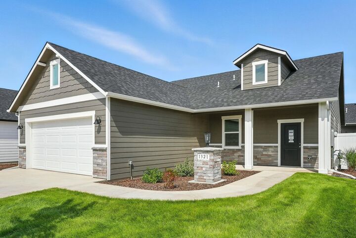 Property Photo:  1321 E 12th St  WA 99006 